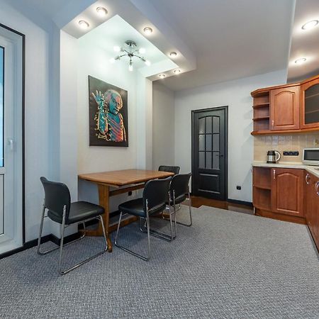 Modern 3 Bedroom Apartment Kiev Exterior foto